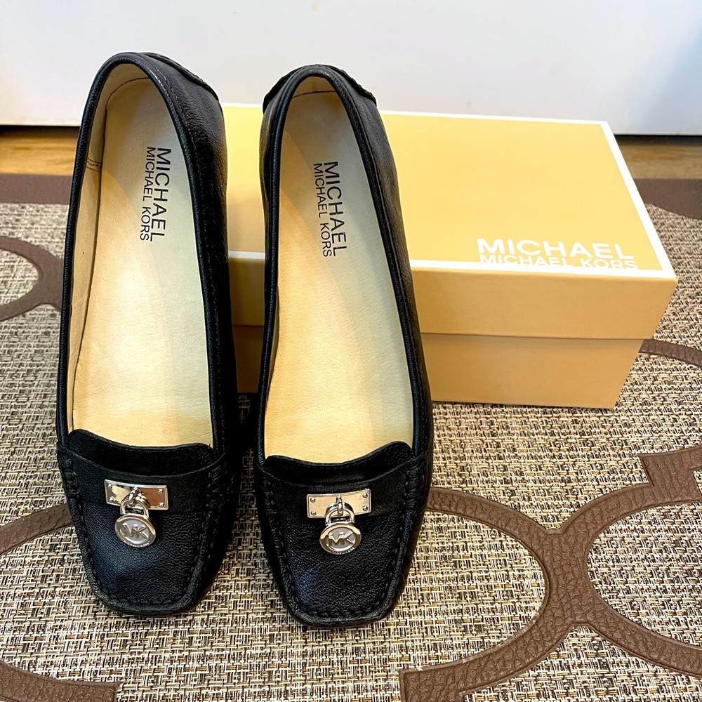 Authentic Michael Kors Leather Flats